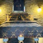 Hotel Golden Rock House *