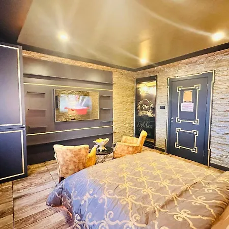 ホテル Golden Rock House