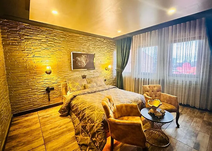 فندق Golden Rock House *