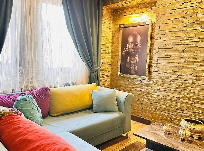 Golden Rock House فندق *