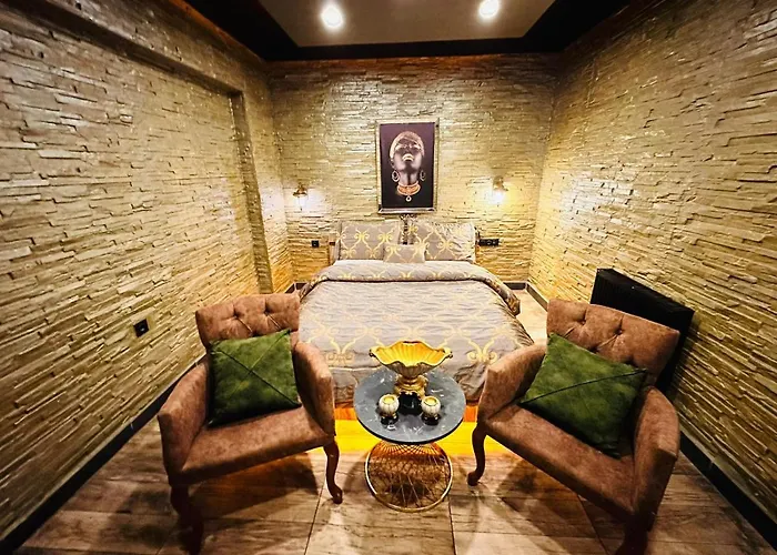 ホテル Golden Rock House