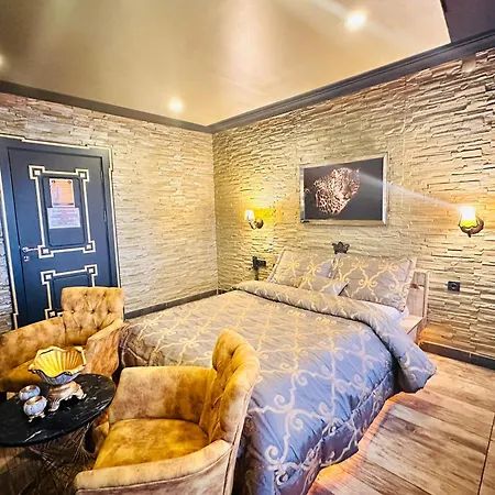 Hotel Golden Rock House *