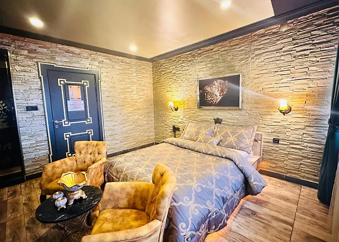 Hotel Golden Rock House *